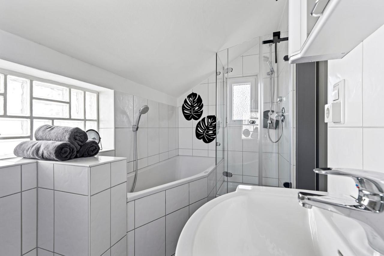 Apartment Fuer Bis Zu 6 Personen Mit Terrasse Und Klima Friedrichshafen Bagian luar foto